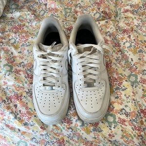 Great condition Nike Airforce 1s!